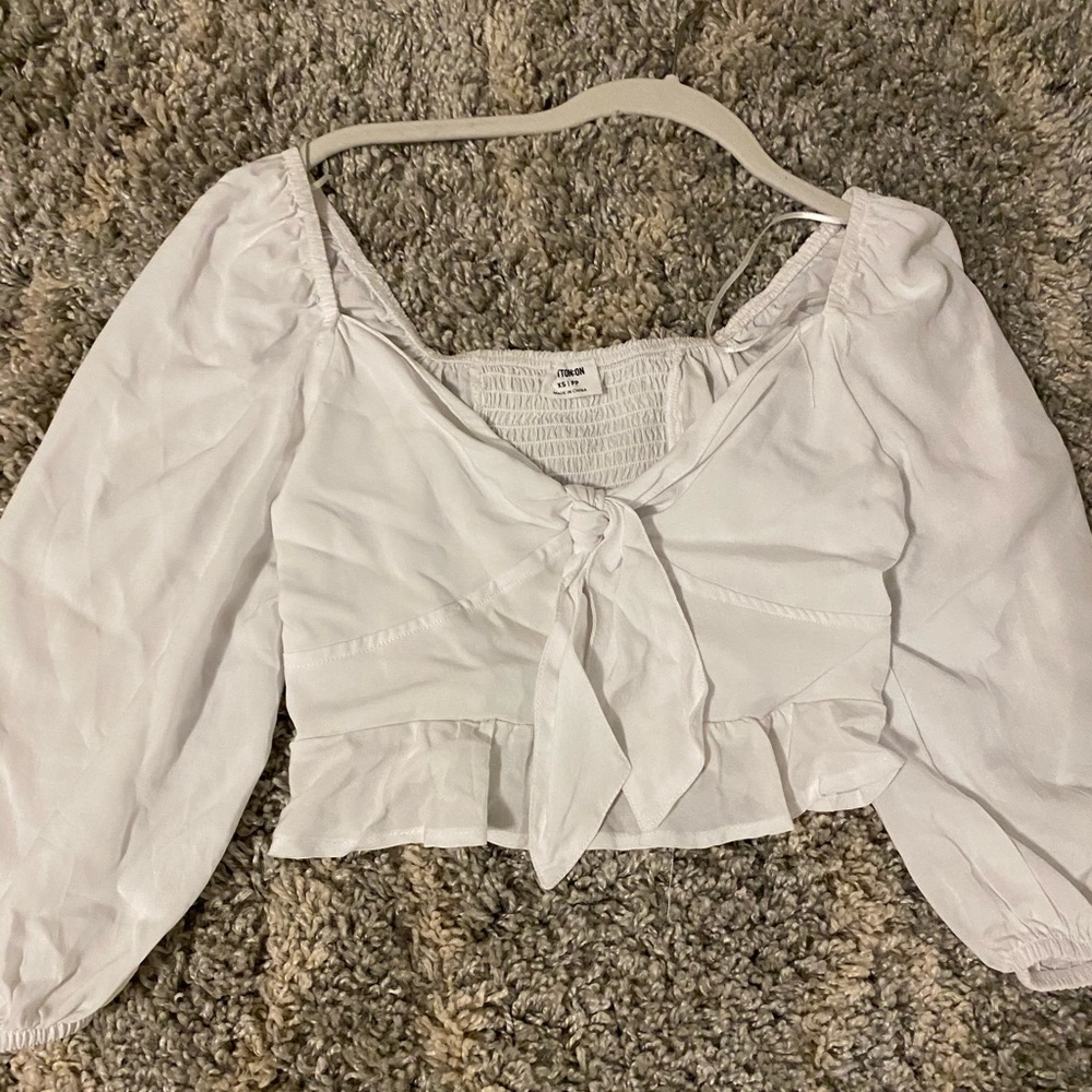 Cute summery top! So pretty on and so soft!